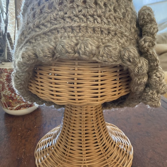 HANDMADE KNIT HAT - Picture 8 of 13